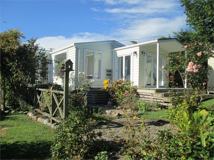 Corner Cottage Riverton Beach House for rent Holiday Houses